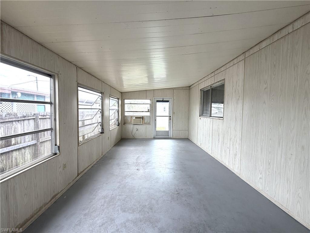 MOBILE MANOR - Residential Lease