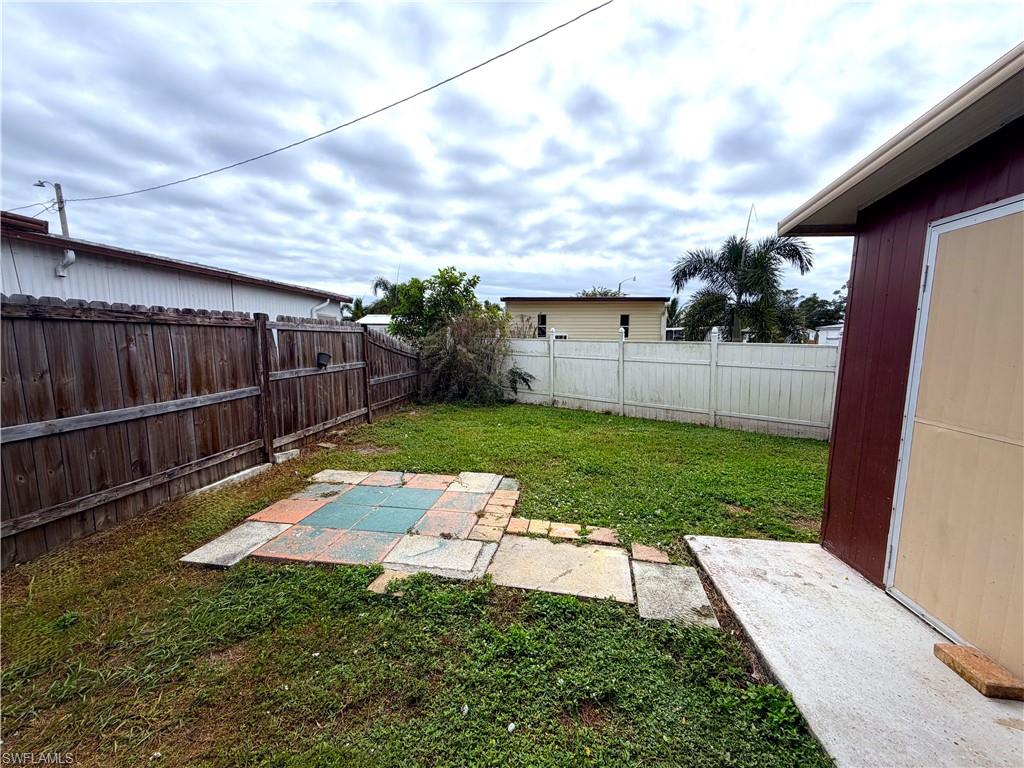 MOBILE MANOR - Residential Lease