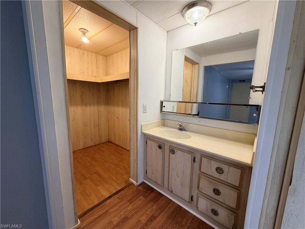 MOBILE MANOR - Residential Lease