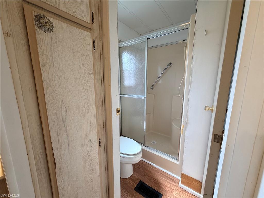 MOBILE MANOR - Residential Lease