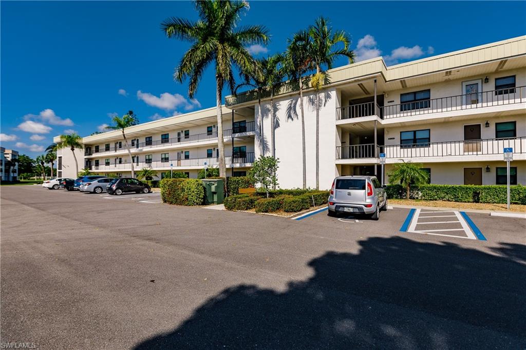 SEVEN LAKES - Residential