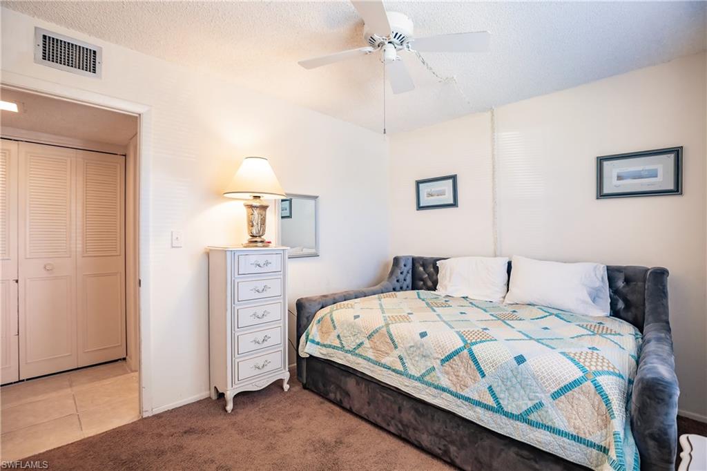 SEVEN LAKES - Residential