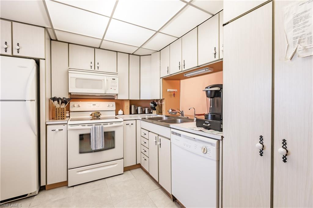SEVEN LAKES - Residential
