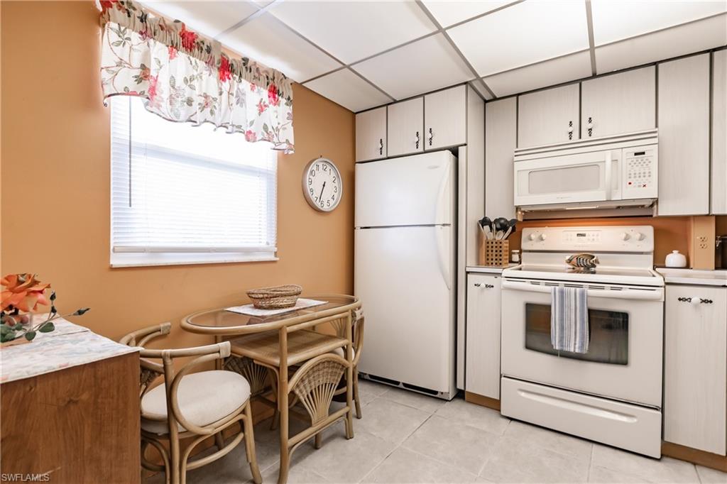 SEVEN LAKES - Residential