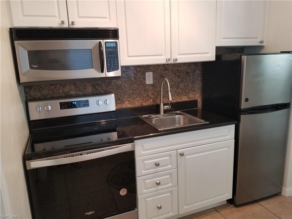 GLADIOLUS GARDENS CONDO ASSN - Residential Lease