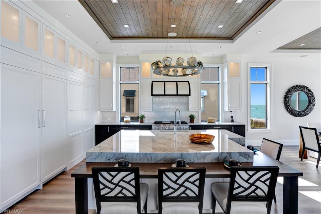 BAREFOOT BEACH - Residential