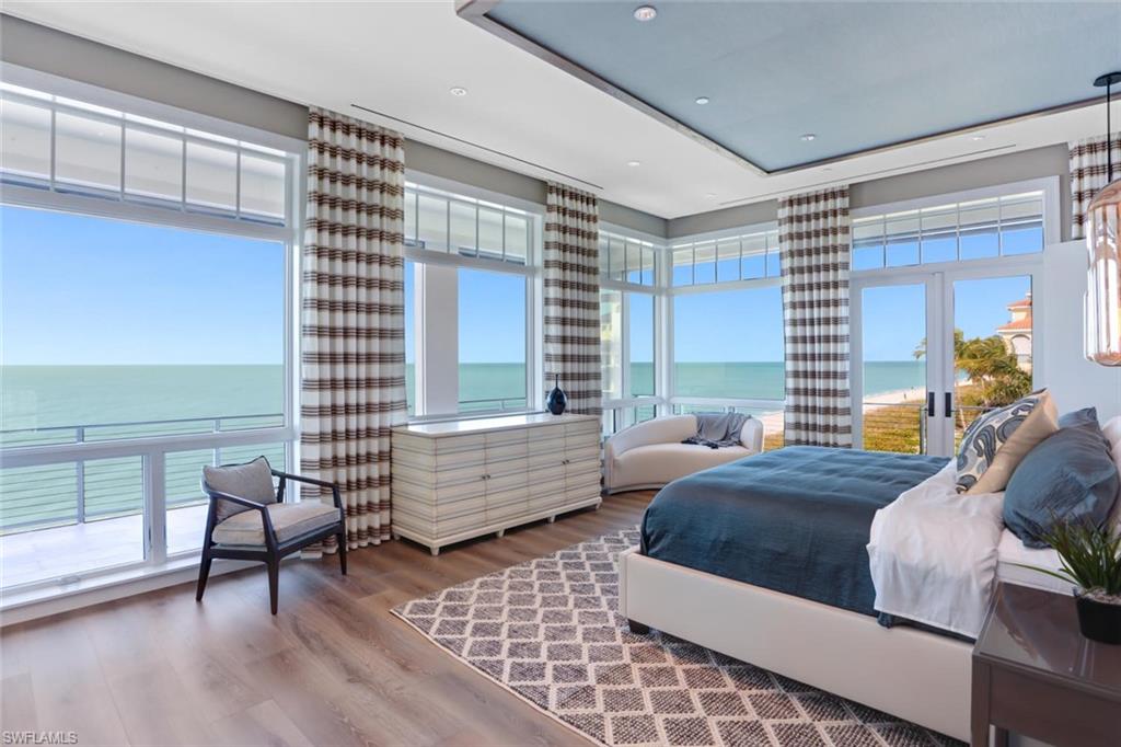 BAREFOOT BEACH - Residential