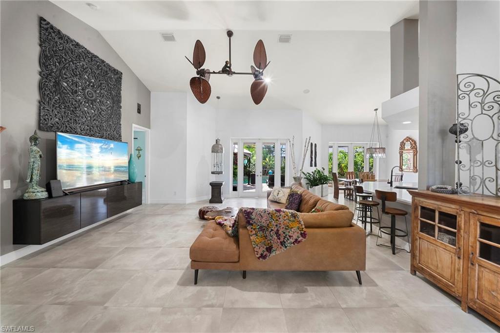 FOUNTAIN LAKES - Residential