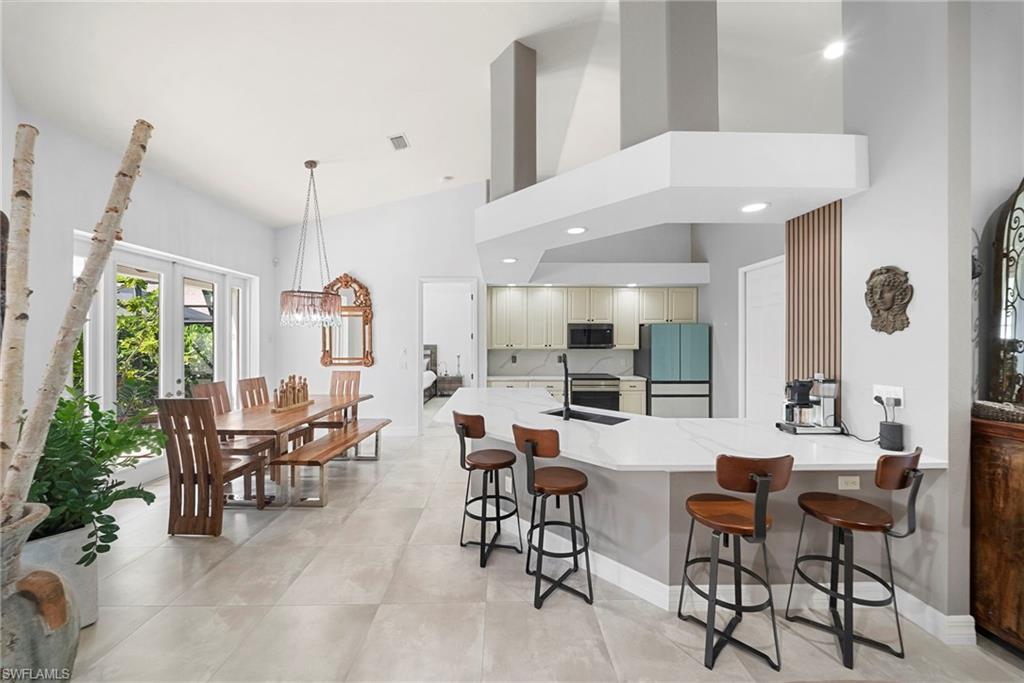 FOUNTAIN LAKES - Residential