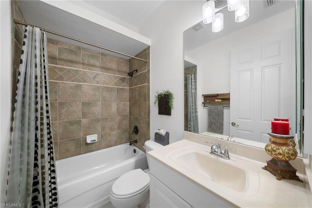 FOUNTAIN LAKES - Residential