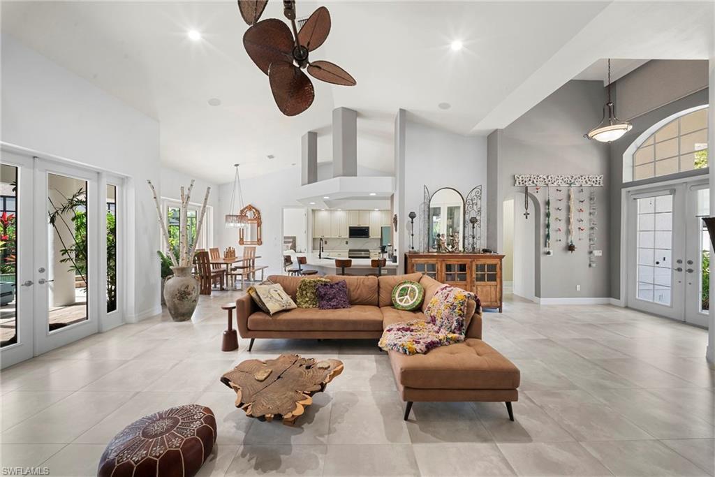 FOUNTAIN LAKES - Residential