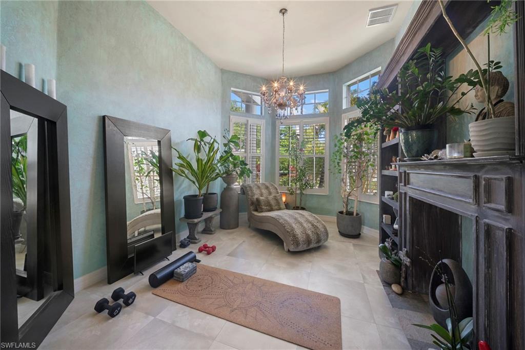 FOUNTAIN LAKES - Residential