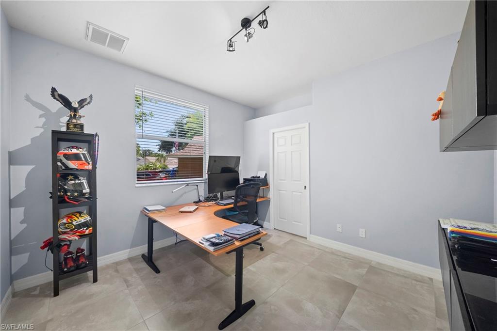 FOUNTAIN LAKES - Residential