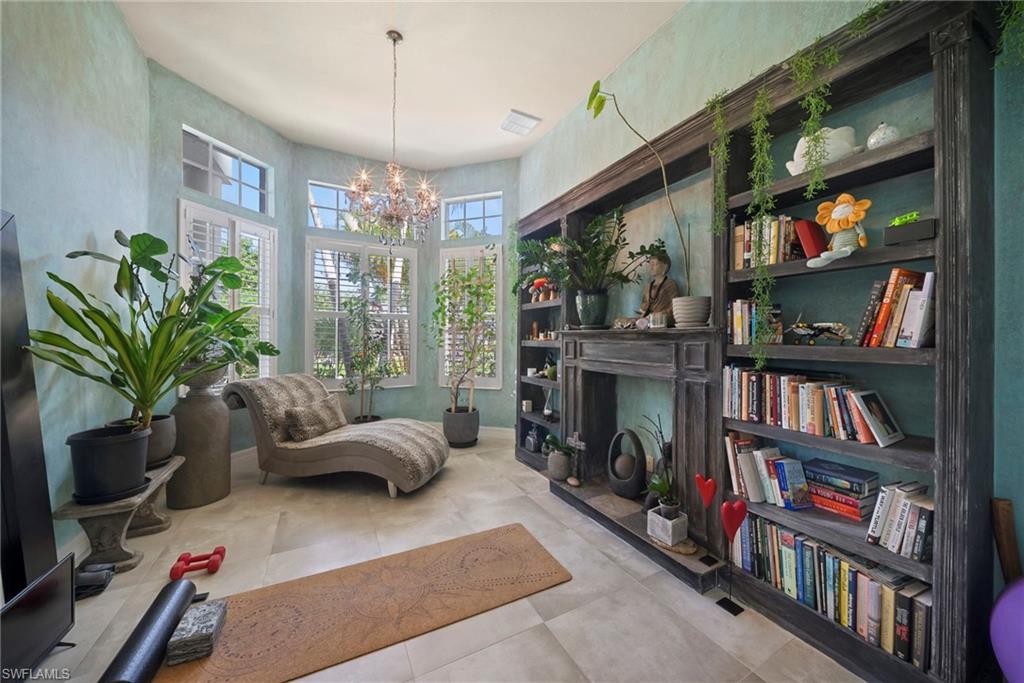 FOUNTAIN LAKES - Residential