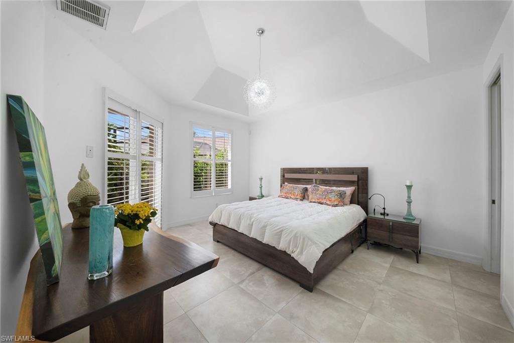 FOUNTAIN LAKES - Residential