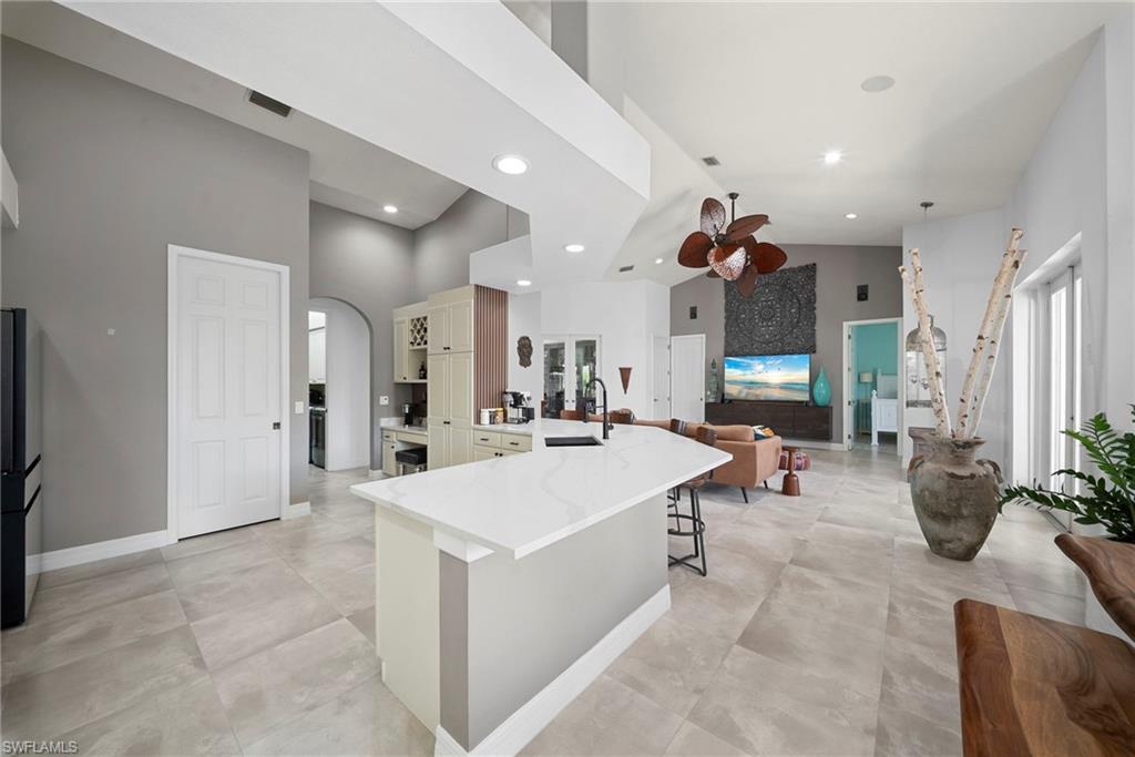 FOUNTAIN LAKES - Residential