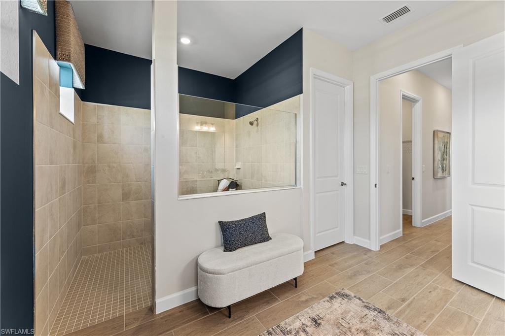 TUCKERS COVE - Residential