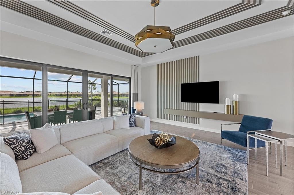 TUCKERS COVE - Residential