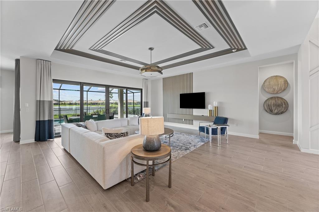 TUCKERS COVE - Residential