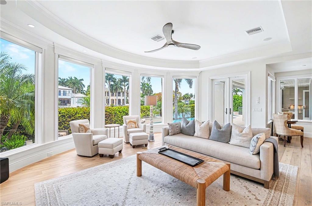 AQUALANE SHORES - Residential