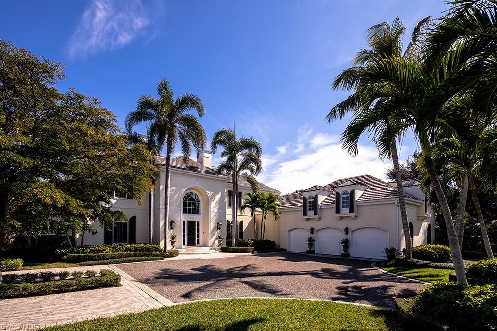 Perfect location for the yachtsman or for those who want close proximity to the Port Royal Club's amenities. Classically designed Port Royal home, appropriate for elegant entertaining or casual occasions. Large master suite assures the owner's complete privacy and comfort. Multiple bedrooms and gracious living spaces assure guests or family equal enjoyment. Port Royal Club membership eligibility.