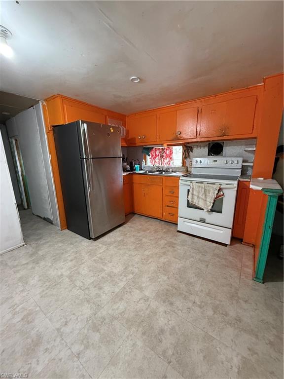 LEITNER CREEK MANOR - Residential