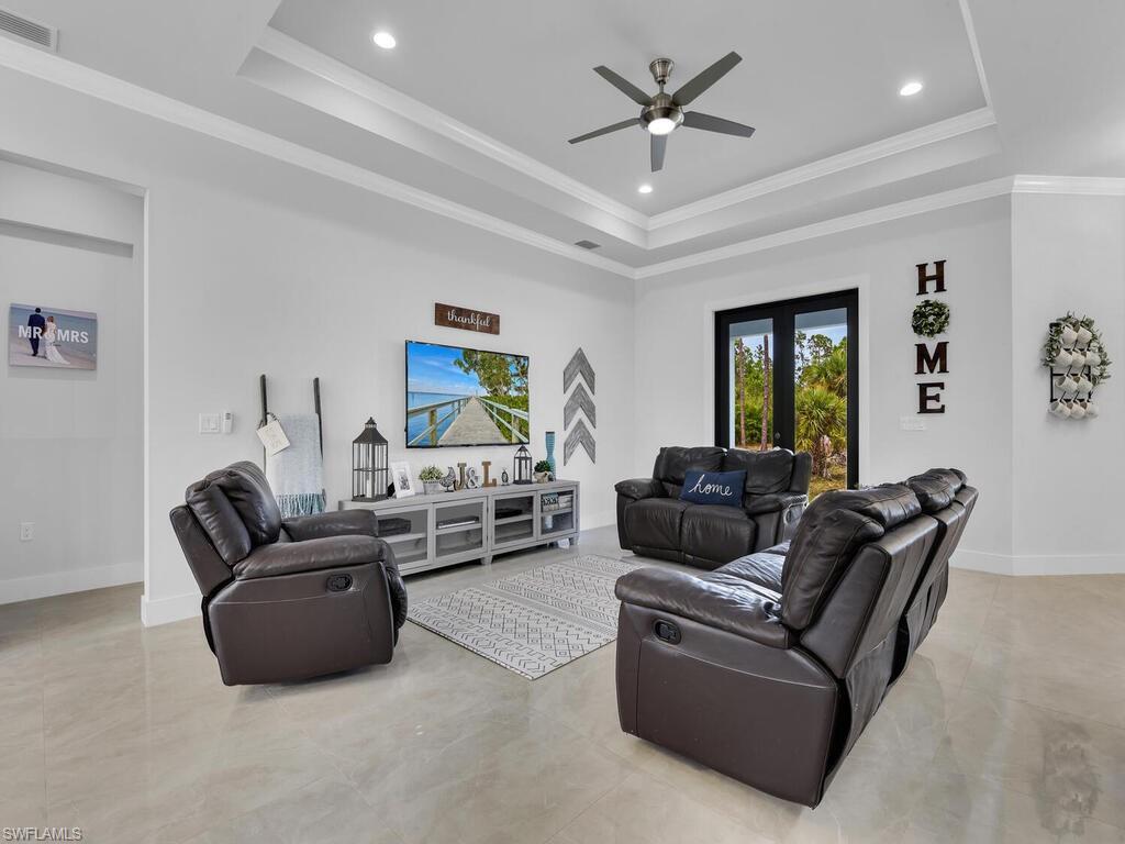GOLDEN GATE ESTATES - Residential