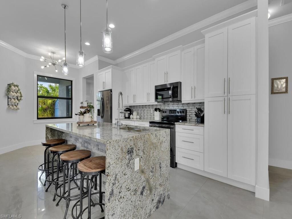 GOLDEN GATE ESTATES - Residential