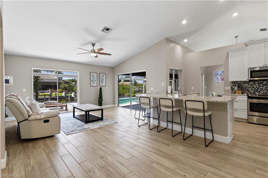 CAPE CORAL - Residential