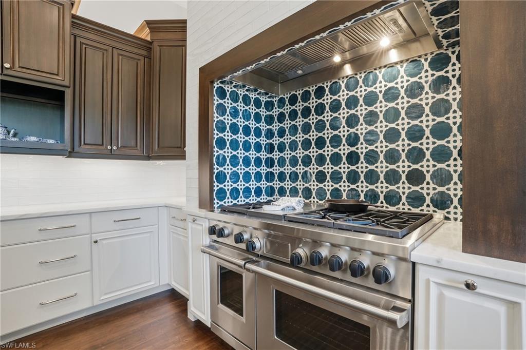 AQUALANE SHORES - Residential