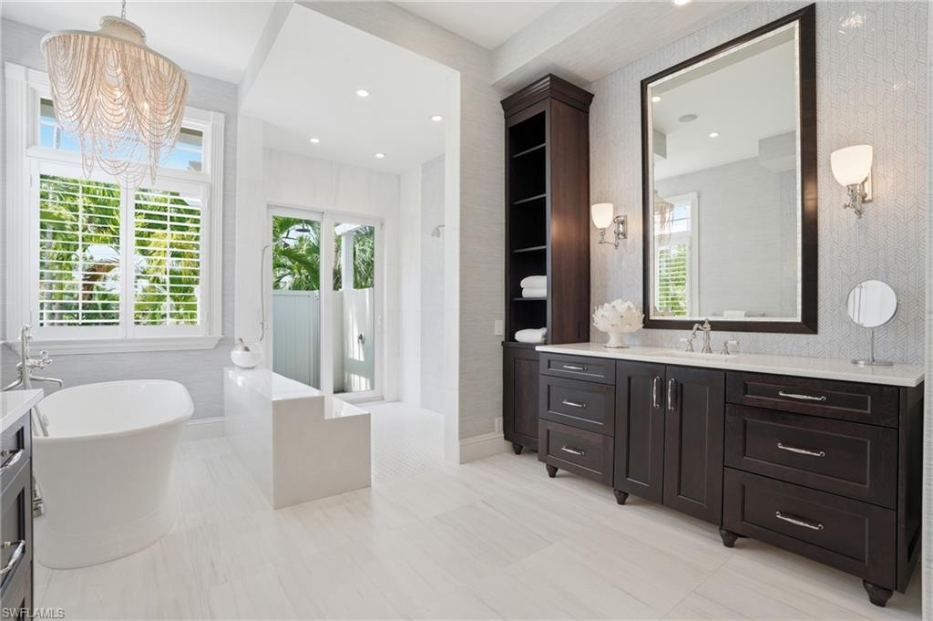 AQUALANE SHORES - Residential