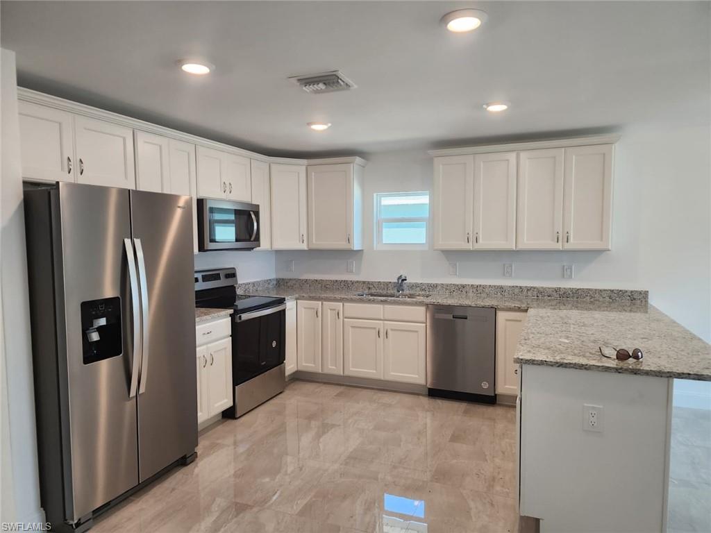 FORT MYERS ESTATES - Residential Lease