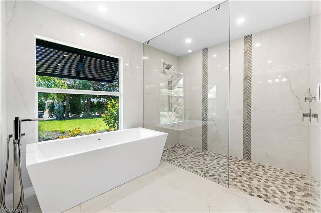 MOORINGS - Residential