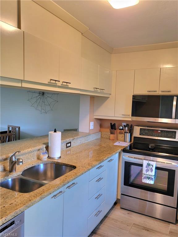 GLENMOOR GREENS - Residential Lease