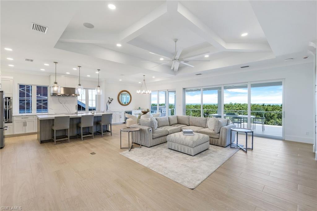 HIDEAWAY BEACH - Residential