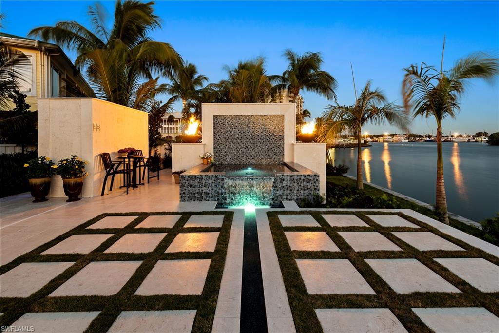 SIESTA ISLES - Residential