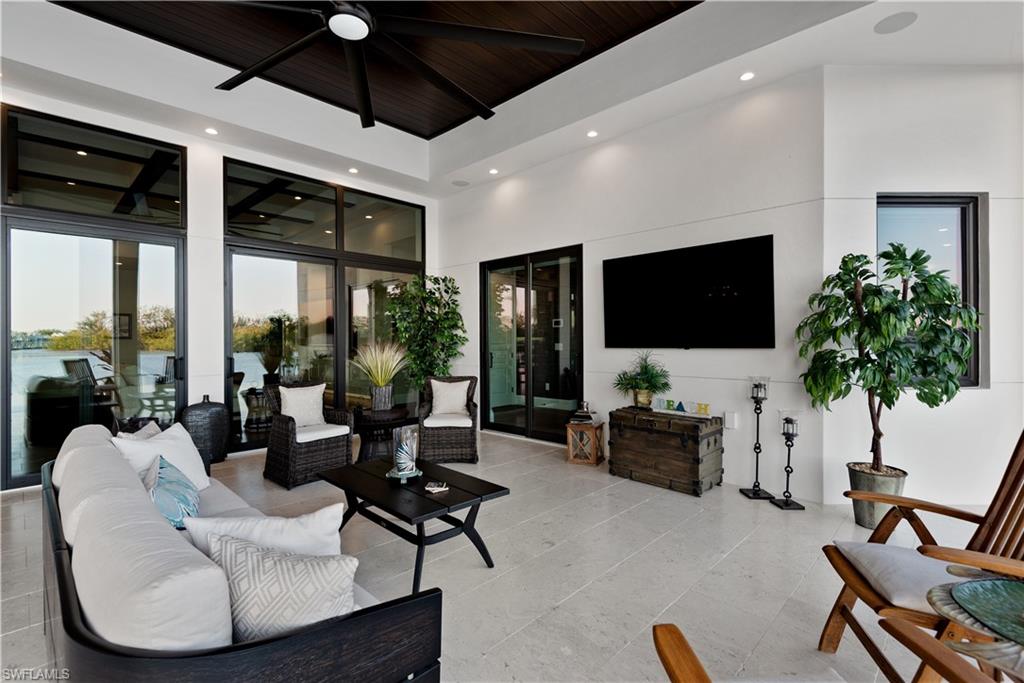 SIESTA ISLES - Residential