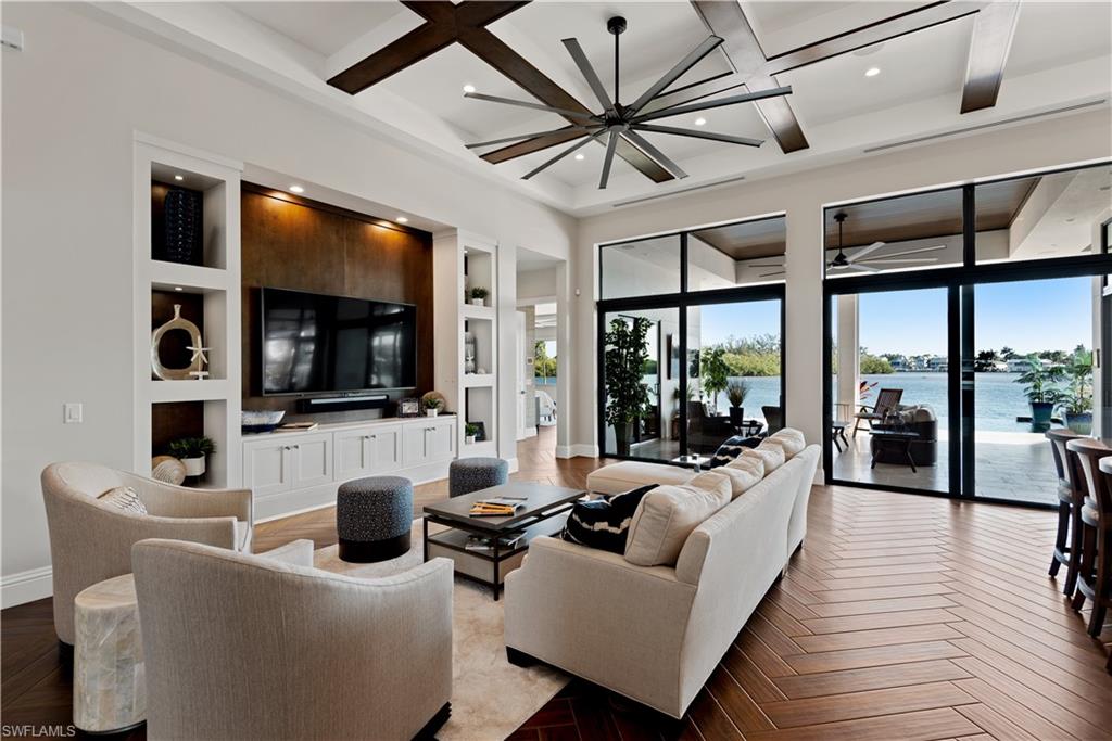 SIESTA ISLES - Residential
