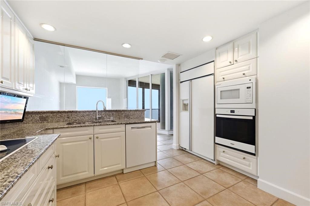 REMINGTON AT BAY COLONY - Residential