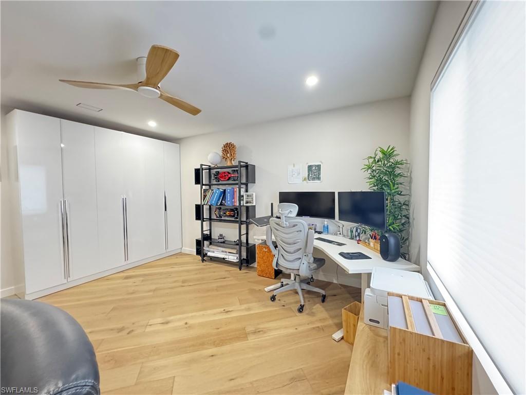 ST REGIS CLUB - Residential Lease