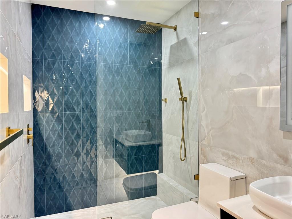ST REGIS CLUB - Residential Lease