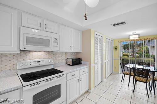 COUNTRY HOLLOW - Residential