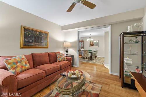 COUNTRY HOLLOW - Residential