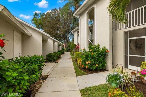 COUNTRY HOLLOW - Residential