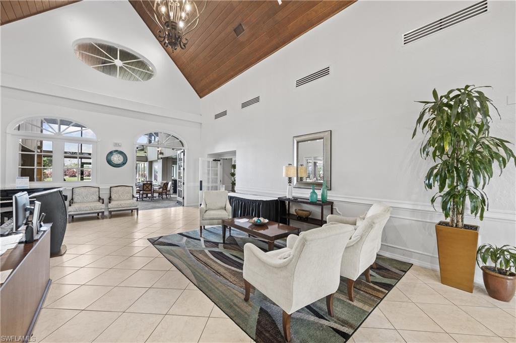 COUNTRY HOLLOW - Residential