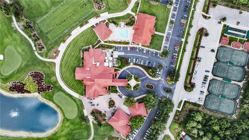 COUNTRY HOLLOW - Residential