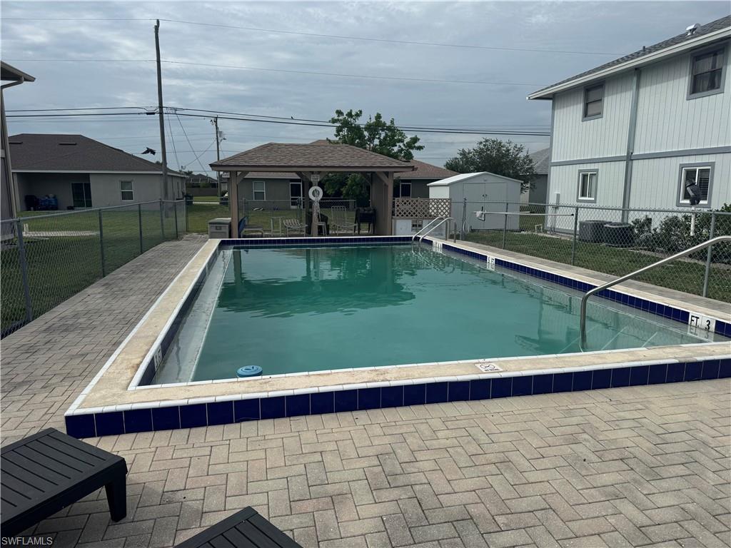 PAR SIDE CONDOMINIUM - Residential