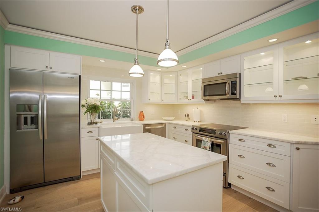 SHORES OF NAPLES - Residential