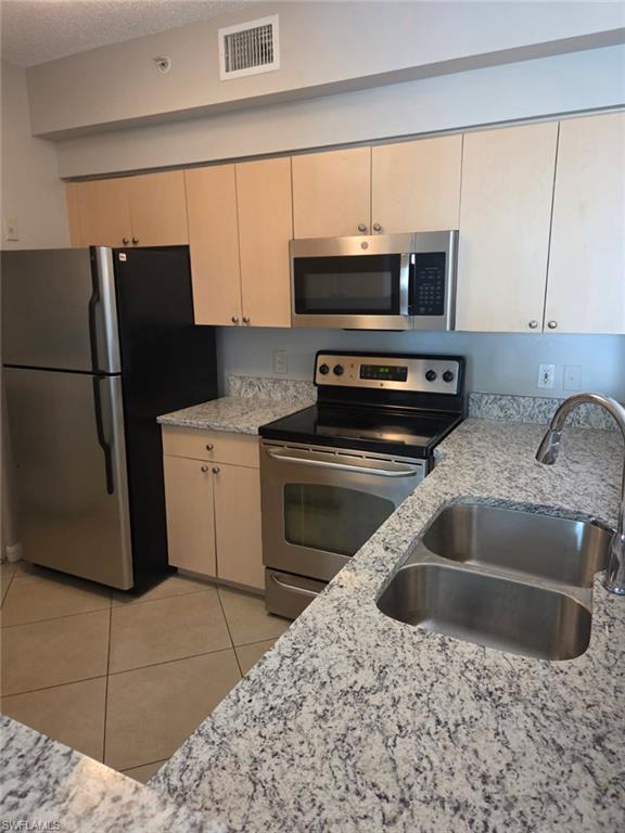 RESERVE AT NAPLES - Residential Lease