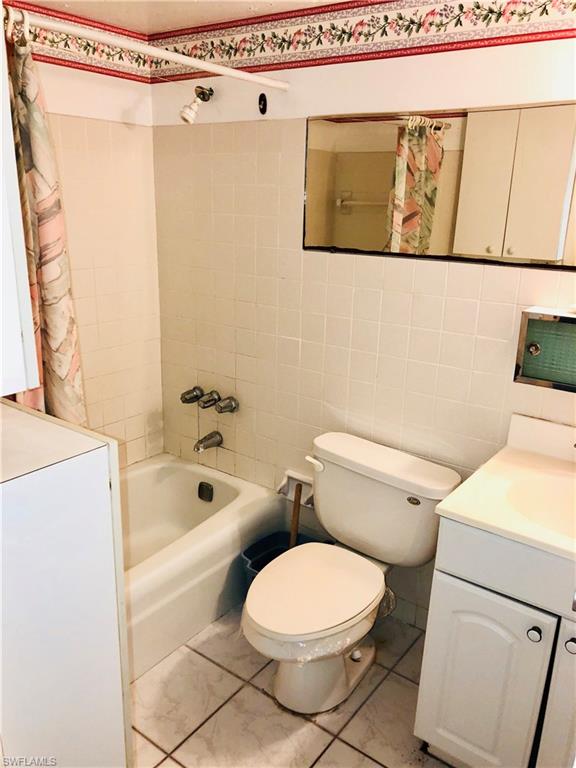 AQUARIUS APTS OF MARCO ISLAND - Residential